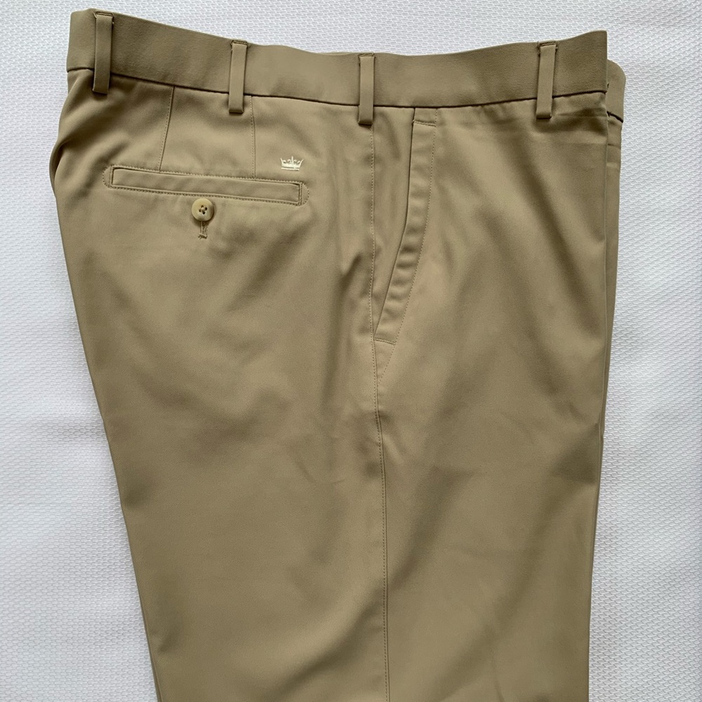 MEN’S PETER MILLAR GOLF SHORTS (SZ 34)